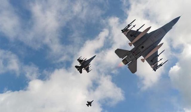 Körfez Ülkelerinden İran'a Gizli Hava Saldırıları İddiası