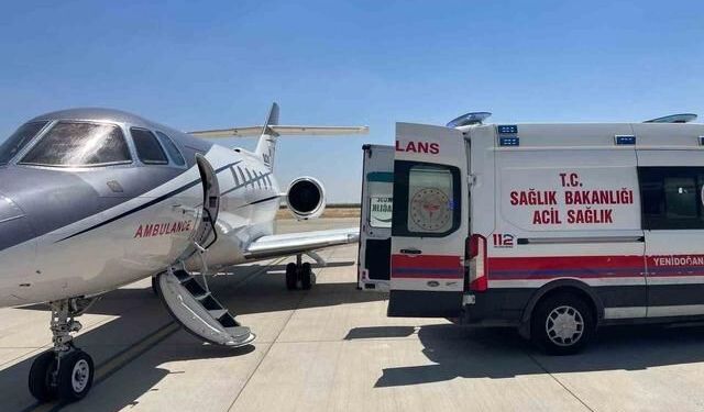 Mardin'den ambulans uçakla 14 günlük bebek Konya'ya sevk edildi