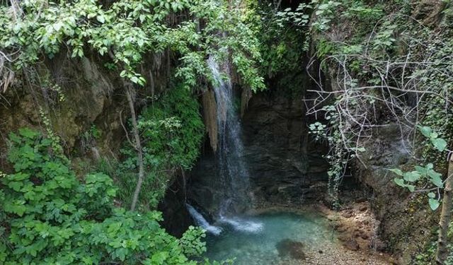Mersin Koramşalı Şelalesi Yağışlarla Yeniden Canlandı