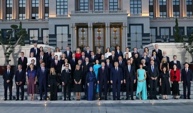 NATO Zirvesinde Çekya'yı İki Lider Temsil Etti
