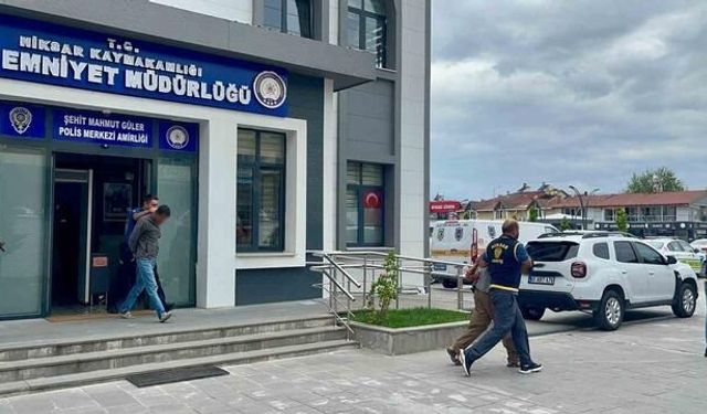 Tokat'ta çalınan lastiklerle kaçan 4 şüpheli Sivas'ta yakalandı