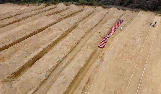 Venezuela'da Deprem Sonrası Toplu Mezarlar Açıldı