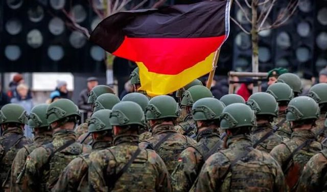 Alman Ordusu Berlin'deki Dönercilerde Askerlik Kampanyası Başlattı