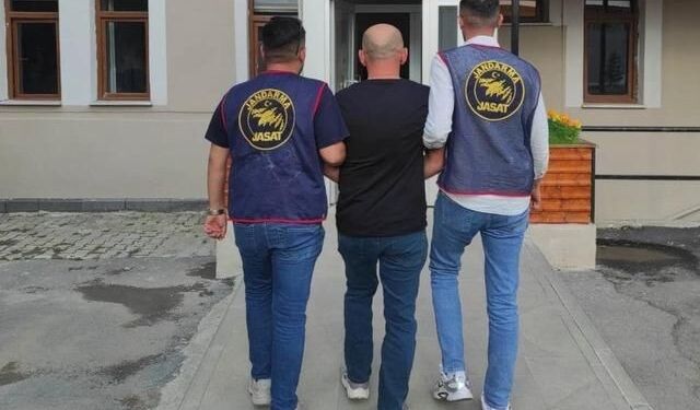 Bayburt'ta 12 Yıl 6 Ay Hapis Cezası Olan Hükümlü JASAT Operasyonuyla Yakalandı