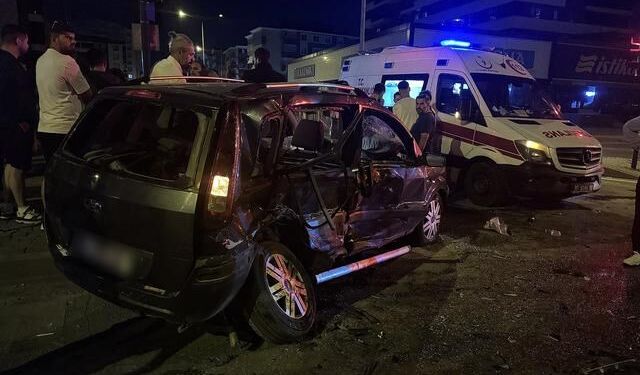 Bursa Yıldırım'da İki Otomobilin Çarpıştığı Kazada 7 Kişi Yaralandı