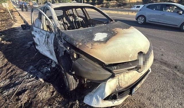 Eskişehir Çevre Yolu'nda Seyir Halindeki Otomobil Alev Aldı: 3 Kişi Yaralandı