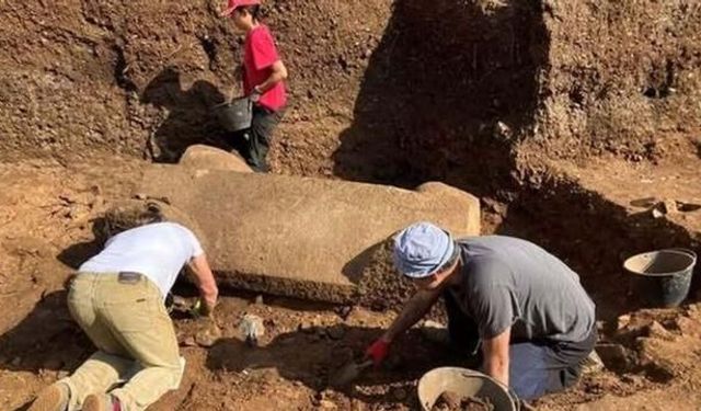 Hırvatistan'da 1500 Yıllık Mühürlü Lahitten Tek Kişiye Ait Mezar Kalıntıları Çıkarıldı