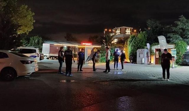 İstanbul Küçükçekmece'de Kafede Silahlı Saldırı: 2 Yaralı