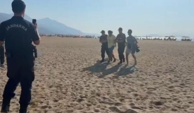 Kuşadası'nda Tatilcilerin Çantalarını Çalan Hırsız Jandarma Ekiplerince Suçüstü Yakalandı