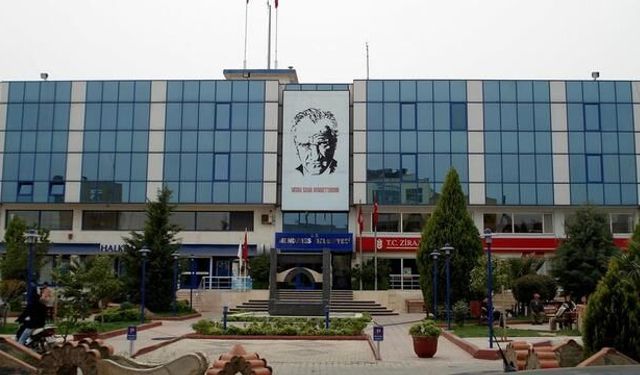 Menderes Belediyesi'nde İlkay Çiçek'in Tutuklanması ve AK Parti'ye Geçiş İddiası