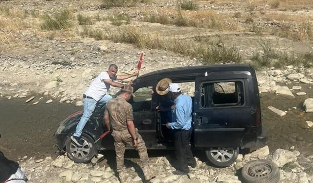 Muş'ta Kontrolden Çıkan Araç Dere Yatağına Savruldu: 1 Yaralı