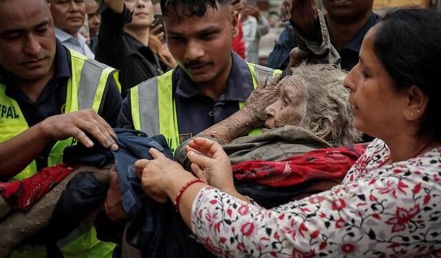 Nepal'deki Sel Felaketi Can Kaybını 389'a Yükseltti, Çin-Nepal Sınırı Uydu Görüntüsünden Silindi