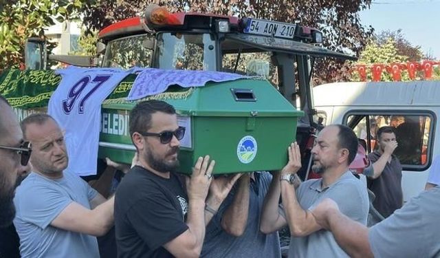 Sakarya'da üvey oğlu tarafından öldürülen baba son yolculuğuna uğurlandı