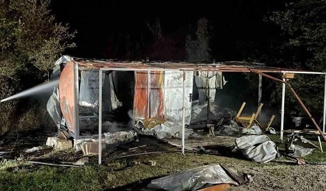 Samsun Kavak'ta Bağ Evi Olarak Kullanılan Konteyner Yangında Küle Döndü