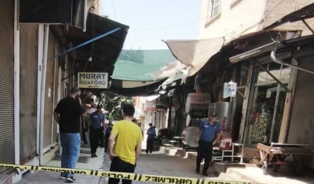 Siirt'te Helvacılar Çarşısı'nda Silahlı Kavga: 1 Kişi Yaralandı