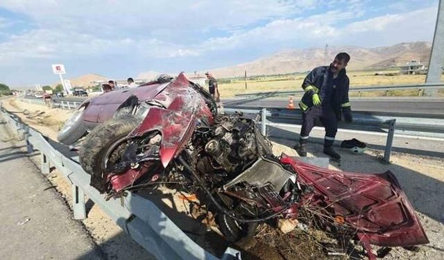 Van Gürpınar'da Trafik Kazası: 4 Kişi Yaralandı