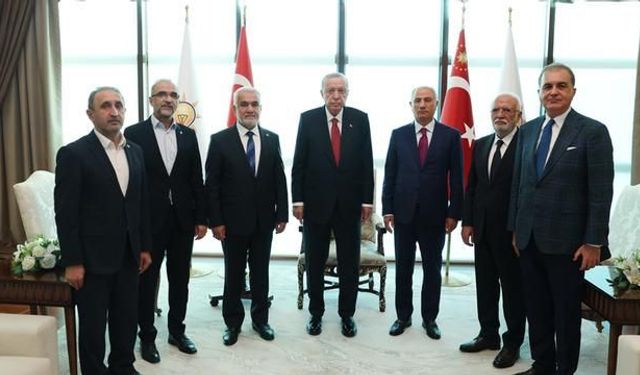 Cumhurbaşkanı Erdoğan, HÜDA PAR Genel Başkanı Yapıcıoğlu ile görüştü