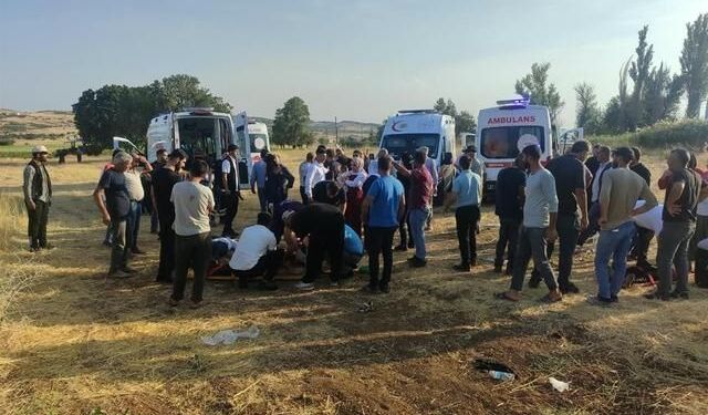 Diyarbakır'da otomobil devrildi: 4'ü çocuk 9 kişi yaralandı