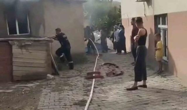 Elazığ Kovancılar'da Odunluk ve Kiler Yangını Kontrol Altına Alındı