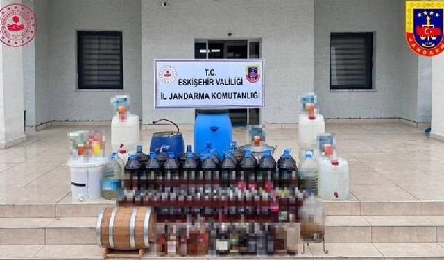 Eskişehir'de kaçak içki üretimi yapan şüpheli yakalandı