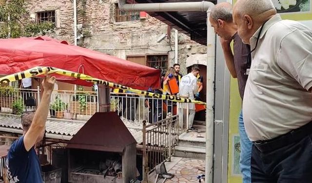 Fatih'teki döviz bürosunda sahte dolar kavgası: 2 ölü, 2 yaralı