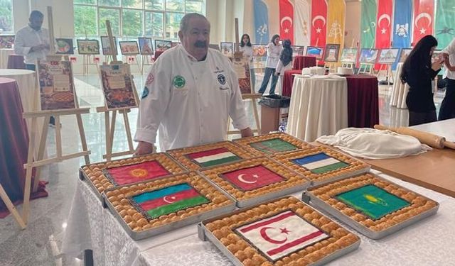 Gaziantepli Usta Mahmut Dolmacı Dünyanın En Büyük Baklavasını Hazırladı