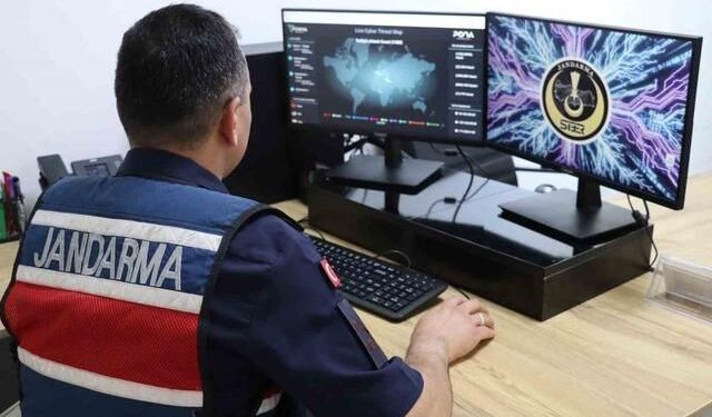 Gaziantep'te Siber Dolandırıcılık Operasyonunda 4 Kişi Tutuklandı