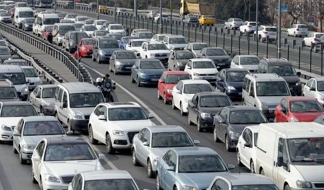 İstanbul'da akşam saatlerinde trafik yoğunluğu yüzde 80'e ulaştı