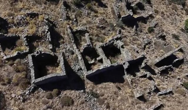 İzmir Karaburun'daki 103 Yıllık Sazak Köyü Zamanla Donmuş Gibi