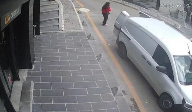 Karabük'te meydana gelen trafik kazası güvenlik kamerasına yansıdı