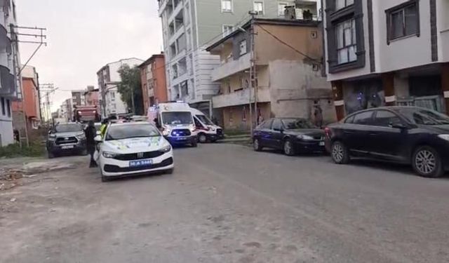 Kars'ta motosikletli saldırgan 2 kişiyi silahla yaraladı