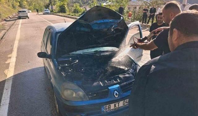 Kastamonu Şenpazar'da Seyir Halindeki Otomobilde Yangın Çıktı