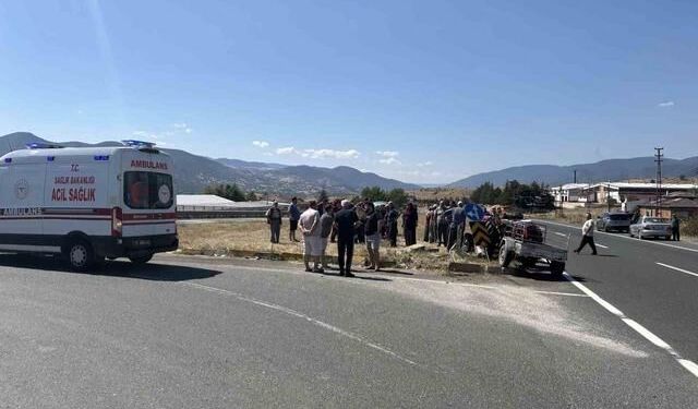 Kastamonu Tosya'da Traktör ile Otomobil Çarpıştı: 9 Kişi Yaralandı