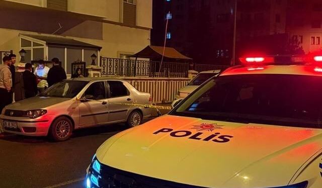 Kayseri'de Husumetli Kişinin Babasına Ait Araç Kurşunlandı