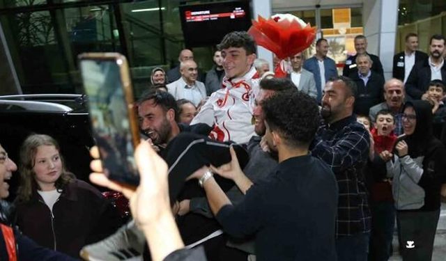 Milli Kick Boksçu Yiğit Şişman İsrailli Rakibini Finalde Yendi