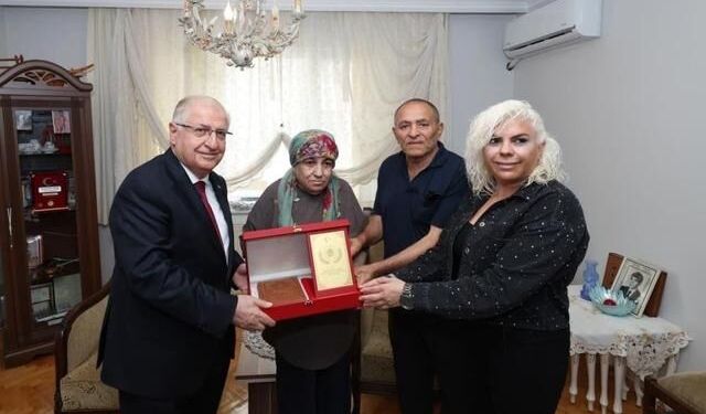 Milli Savunma Bakanı Güler, Şehit Alaattin Buluç'un Ailesini Ziyaret Etti