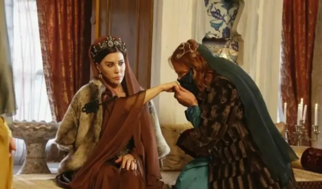 Muhteşem Yüzyıl'ın Sultanları Nebahat Çehre ve Meryem Uzerli Yıllar Sonra Bir Arada
