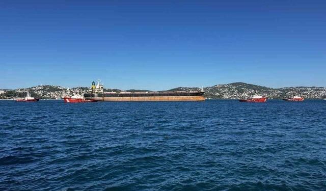 Saldırıya Uğrayan Rus Gemisi Anna-S İstanbul Boğazı'ndan Güvenle Geçti