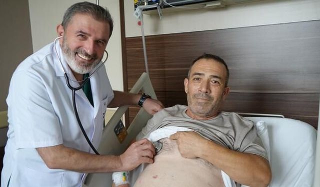 Samsun'da nadir görülen organ yerleşim bozukluğu ile bağırsak kanseri ameliyatı