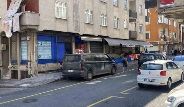 Sultangazi'de İnternet Kafeye Silahlı Saldırı: Polis Olay Yerinde İnceleme Yapıyor