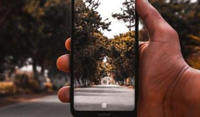 Telefondan Sürekli Fotoğraf Çekmek Hafızayı Zayıflatıyor: Uzmanlar Uyarıyor