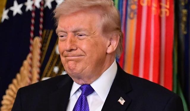 Trump, Hürmüz Boğazı'nı 'Trump Boğazı' olarak gösteren harita paylaştı