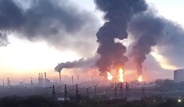 Ukrayna, Moskova ve Voronej'deki petrol ve işletme tesislerine hava saldırısı düzenledi