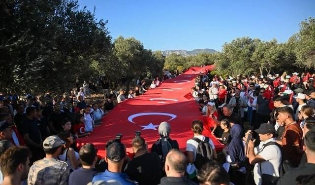 Antalya'da Cumhuriyet Bayramı için 'Ecdadın Yolunda Cumhuriyet'e Saygı Yürüyüşü' düzenlendi