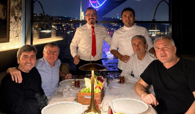 Aykut Kocaman ve Rıdvan Dilmen İstanbul Boğazı'nda Futbol Efsaneleriyle Buluştu