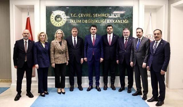 Bakan Murat Kurum, İzmir Büyükşehir Belediye Başkanı Cemil Tugay ile görüştü