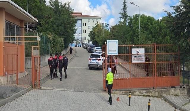 Başakşehir'deki okul kavgasında 1 öğrenci yaşamını yitirdi, 3 kişi tutuklandı