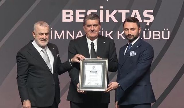 Beşiktaş'ta Serdal Adalı ve Yönetimine Mazbata Töreni Düzenlendi