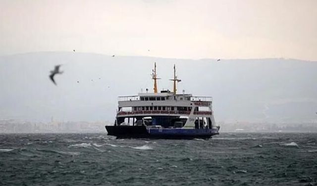 Bozcaada'ya bazı feribot seferleri kötü hava koşulları nedeniyle iptal edildi