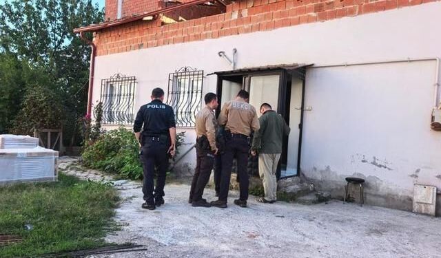 Bursa İnegöl'de 63 yaşındaki adam evinde ölü bulundu